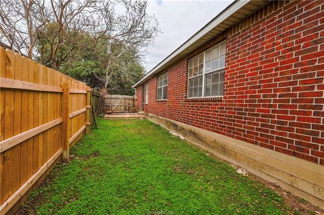 1802 Treehouse Trail A, College Station, TX 77845