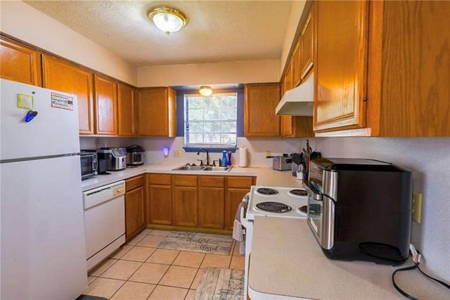 1802 Treehouse Trail A, College Station, TX 77845