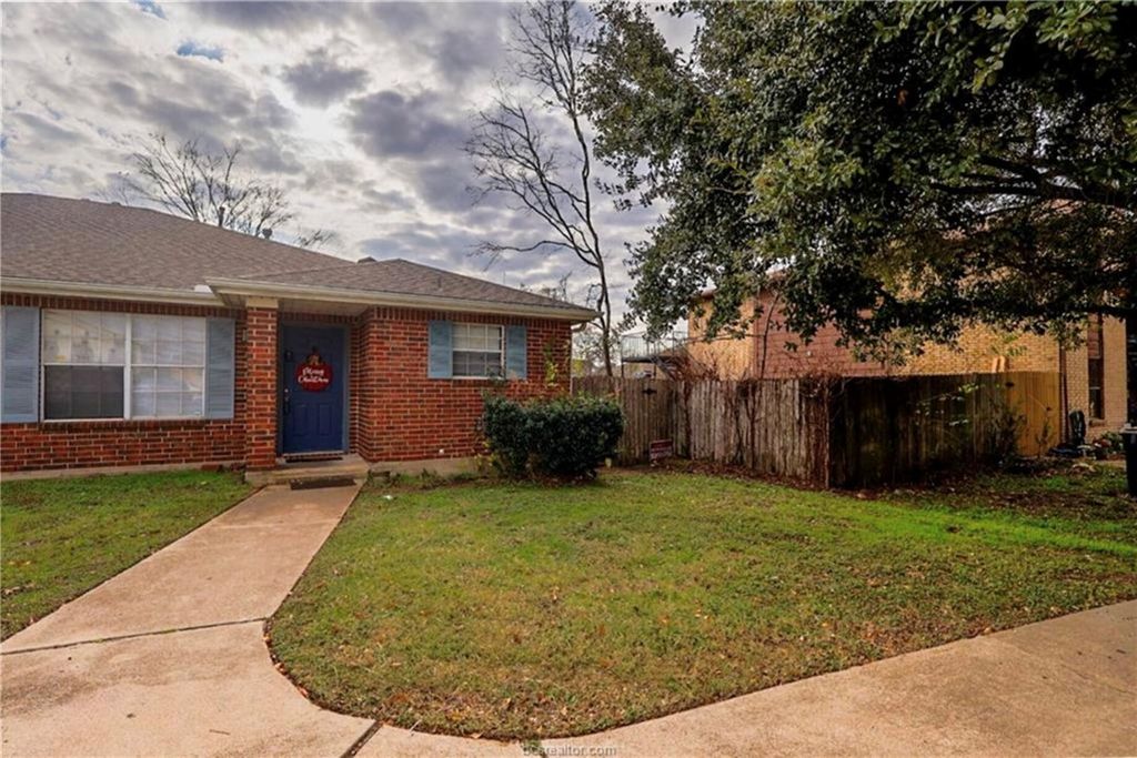 1802 Treehouse Trail A, College Station, TX 77845