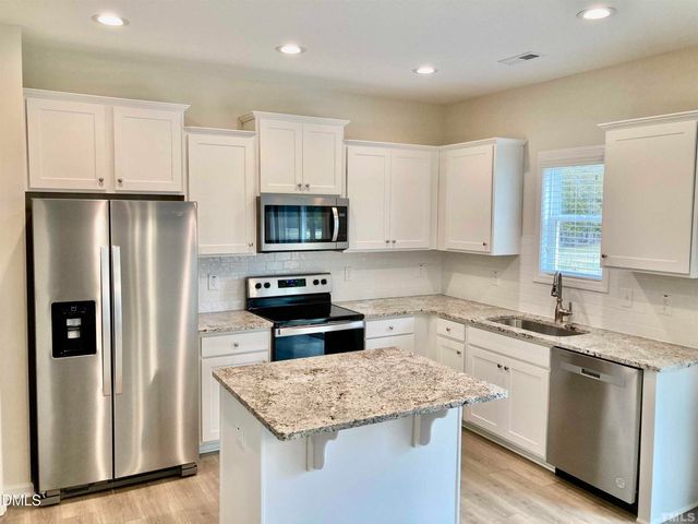 22 Davinci Drive, Zebulon, NC 27597