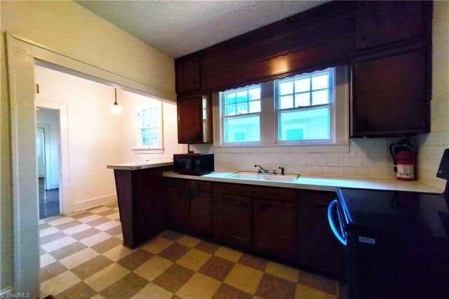 3004 N Patterson Avenue, Winston-salem, NC 27105