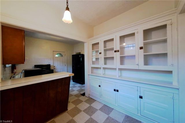 3004 N Patterson Avenue, Winston-salem, NC 27105
