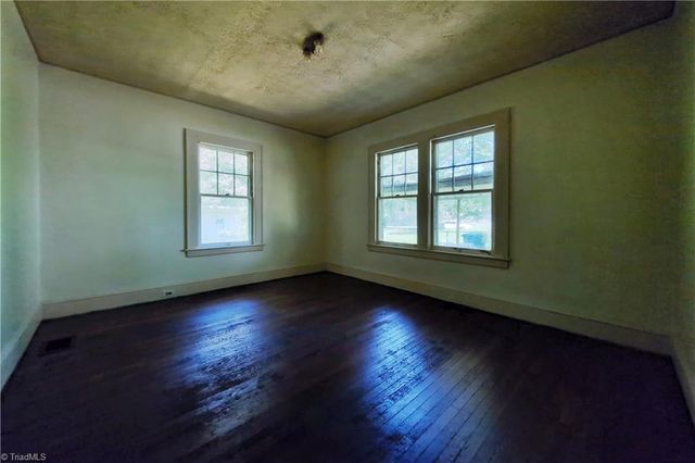 3004 N Patterson Avenue, Winston-salem, NC 27105
