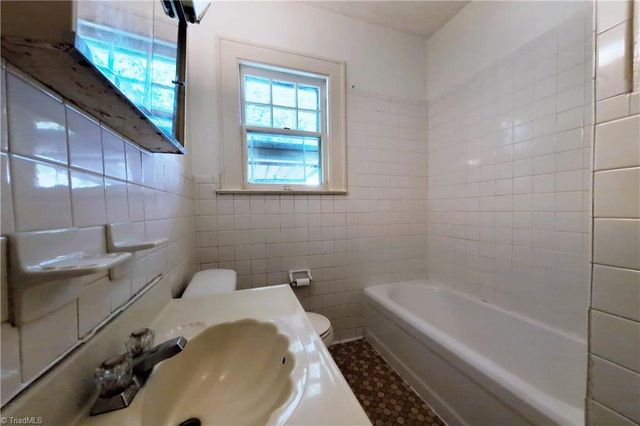 3004 N Patterson Avenue, Winston-salem, NC 27105