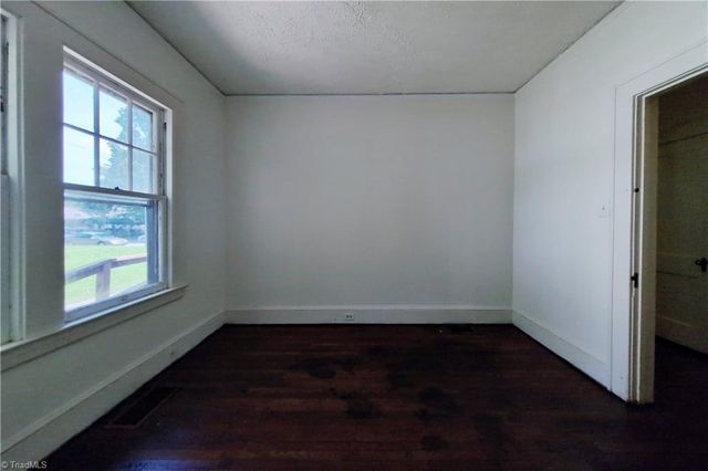 3004 N Patterson Avenue, Winston-salem, NC 27105