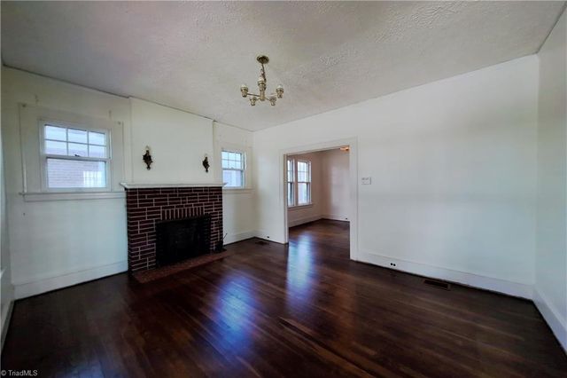 3004 N Patterson Avenue, Winston-salem, NC 27105