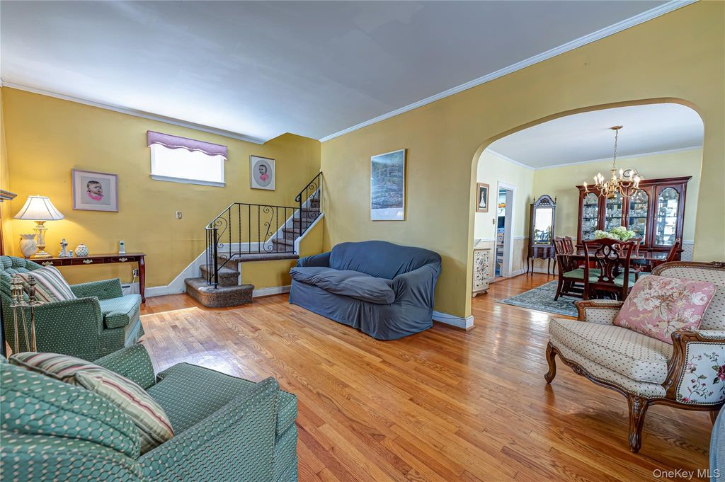 533 Marcellus Road, Williston Park, NY 11596 — photo 5