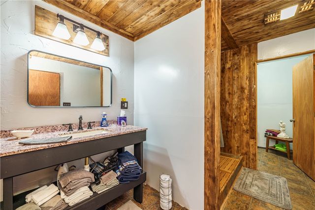 751 Bunch Springs Road, Berryville, AR 72616