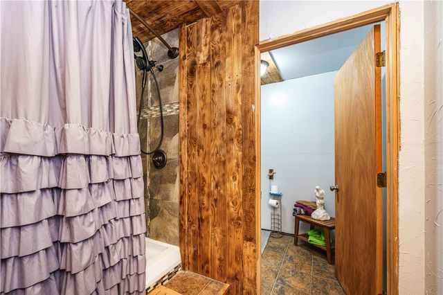 751 Bunch Springs Road, Berryville, AR 72616