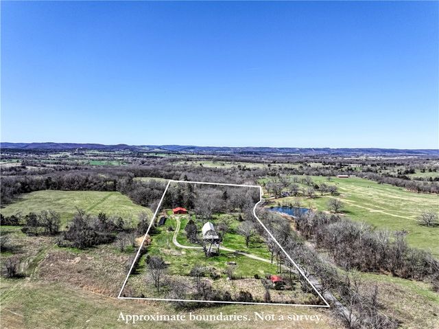 751 Bunch Springs Road, Berryville, AR 72616