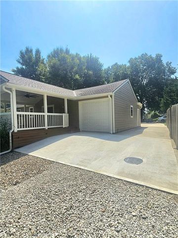 4716 W 61st Street, Mission, KS 66205