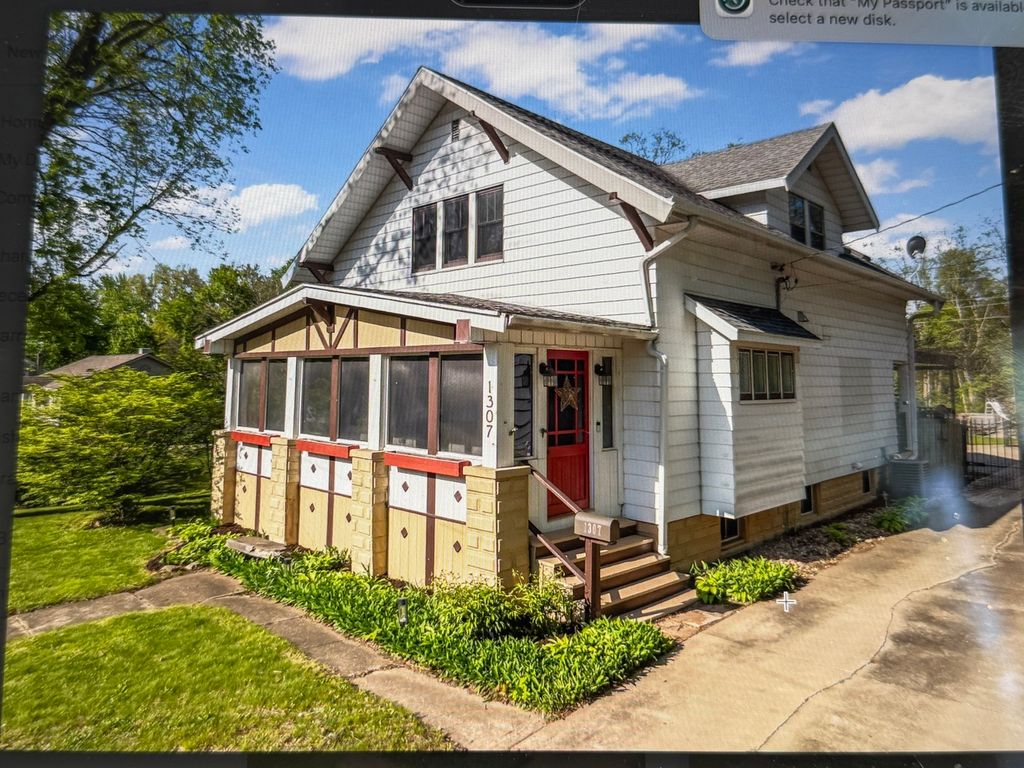 1307 S Linden Street, Normal, IL 61761