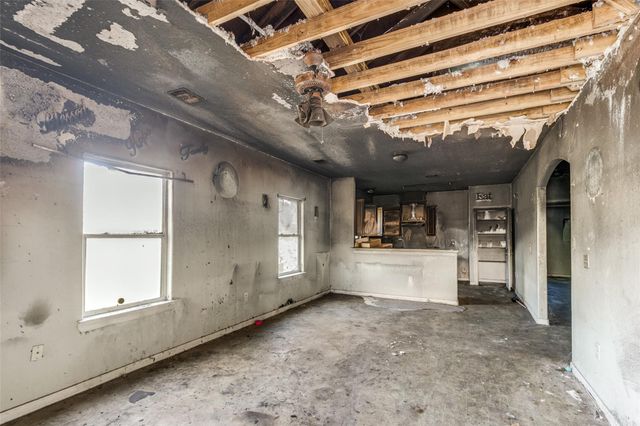 301 Albert Street, La Marque, TX 77568