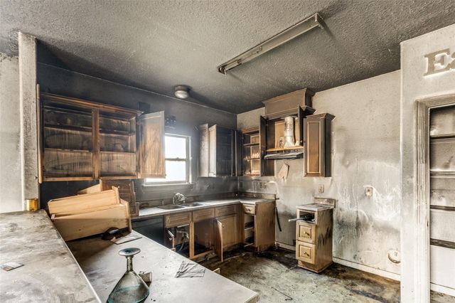 301 Albert Street, La Marque, TX 77568