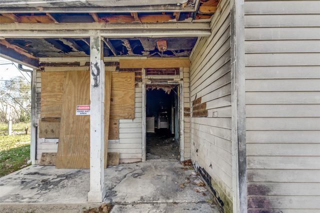 301 Albert Street, La Marque, TX 77568