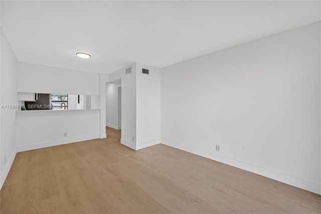 4198 Lakeside Drive 4198, Tamarac, FL 33319