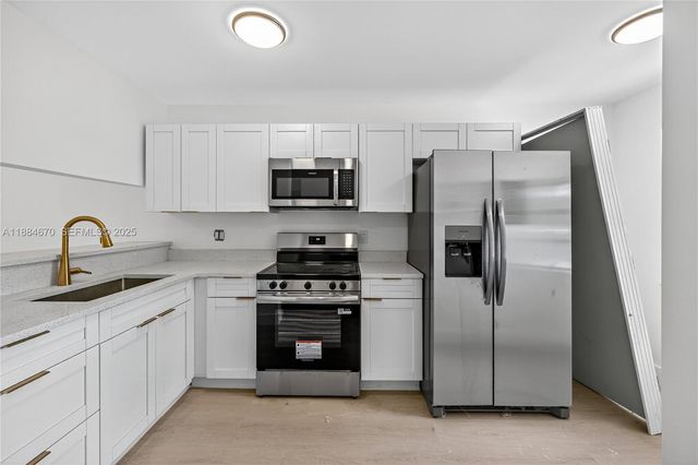 4198 Lakeside Drive 4198, Tamarac, FL 33319