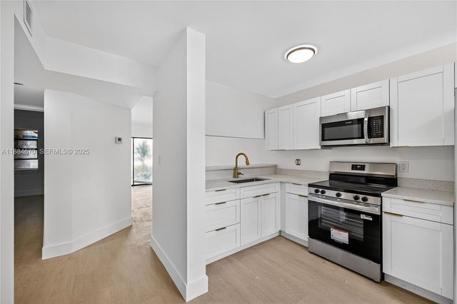 4198 Lakeside Drive 4198, Tamarac, FL 33319