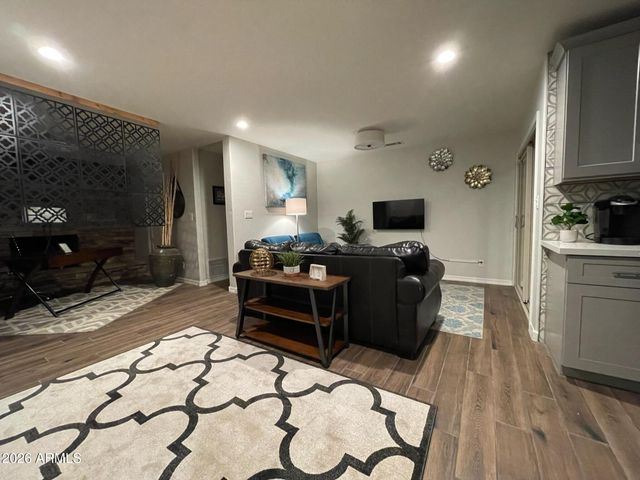 1053 E ALAMEDA Drive, Tempe, AZ 85282