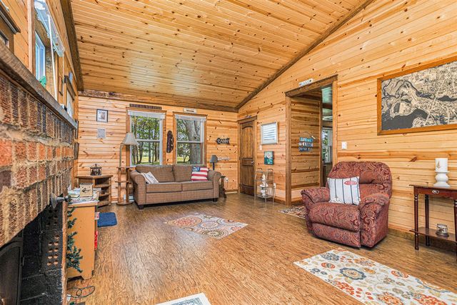 32205 James Street, Colon, MI 49040