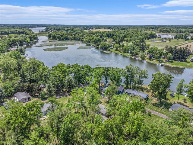 32205 James Street, Colon, MI 49040