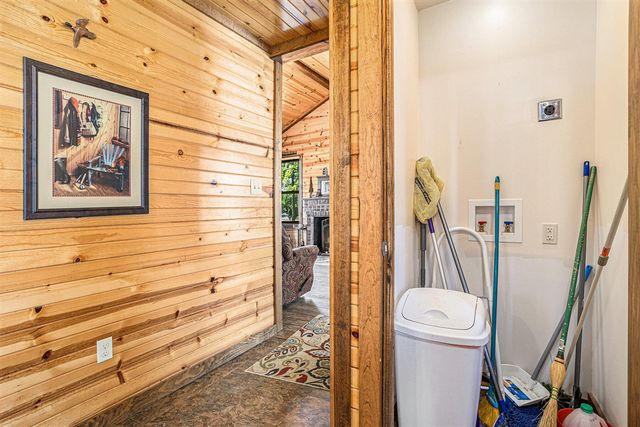 32205 James Street, Colon, MI 49040