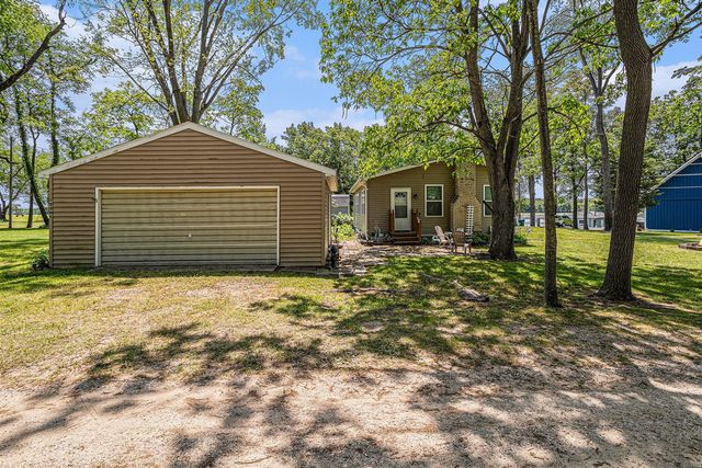 32205 James Street, Colon, MI 49040