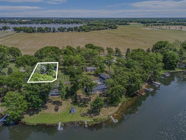 32205 James Street, Colon, MI 49040