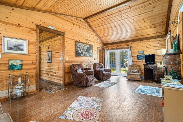 32205 James Street, Colon, MI 49040