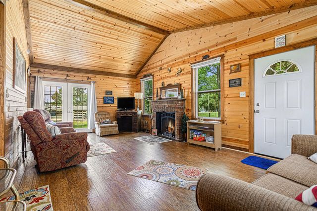 32205 James Street, Colon, MI 49040