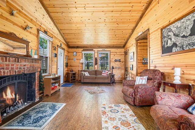 32205 James Street, Colon, MI 49040