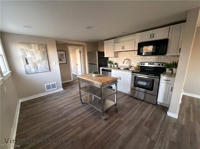 4055 Center Road, Poland, OH 44514