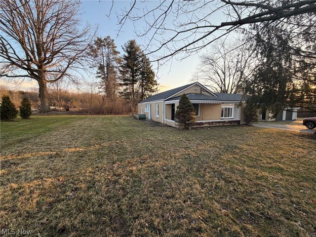 4055 Center Road, Poland, OH 44514