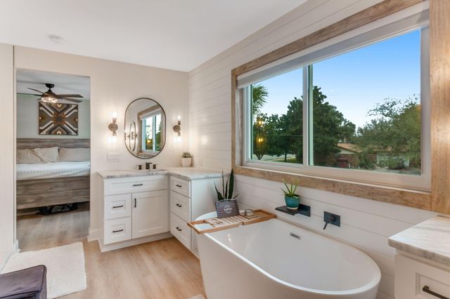 621 Sea Oats Drive, Destin, FL 32541