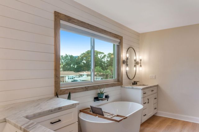 621 Sea Oats Drive, Destin, FL 32541