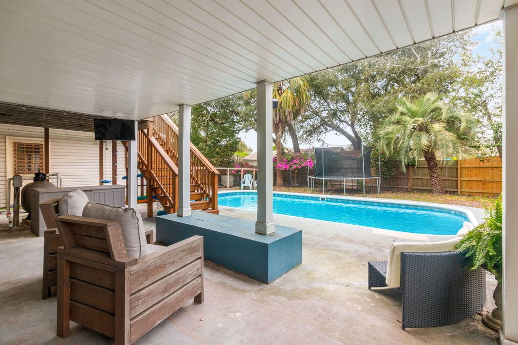 621 Sea Oats Drive, Destin, FL 32541