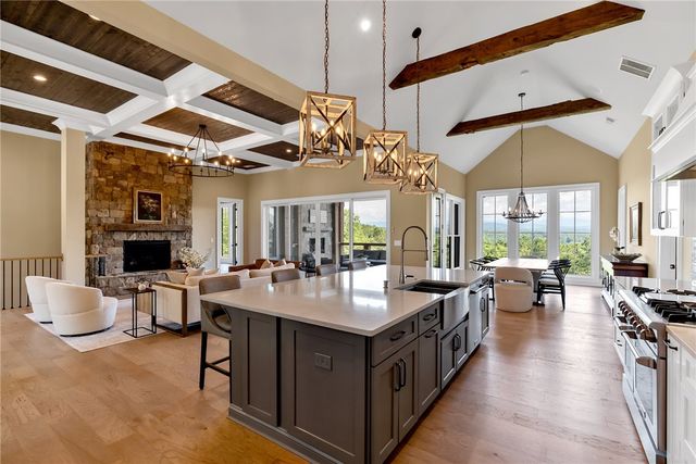 372 Cliffs South Parkway, Salem, SC 29676