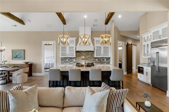 372 Cliffs South Parkway, Salem, SC 29676