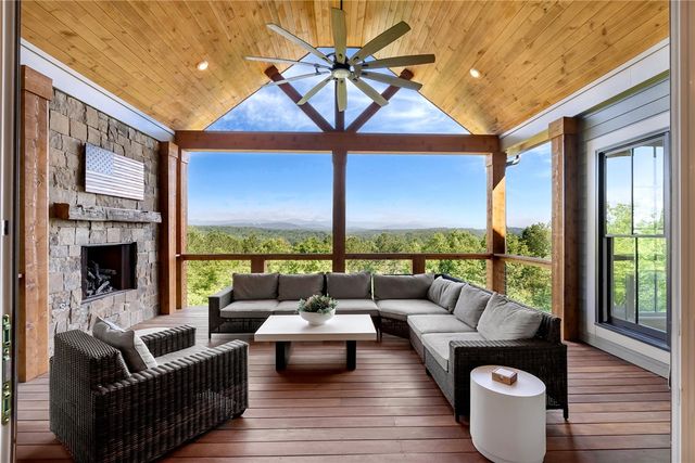 372 Cliffs South Parkway, Salem, SC 29676