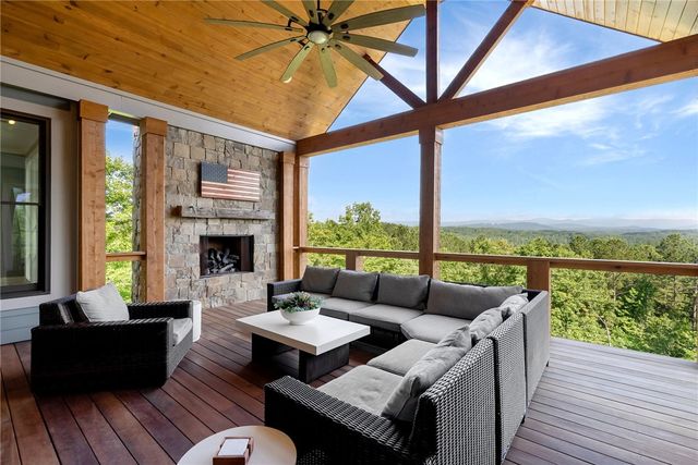 372 Cliffs South Parkway, Salem, SC 29676