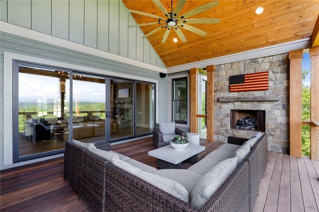 372 Cliffs South Parkway, Salem, SC 29676