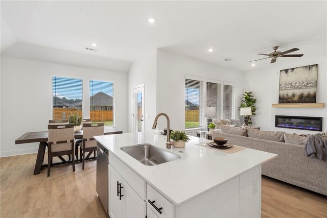 432 W Canada Drive, Farmington, AR 72730