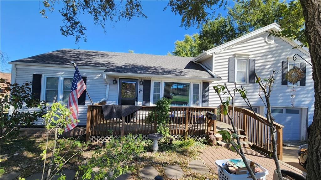 201 SE Johnson Street, Lee's Summit, MO 64063