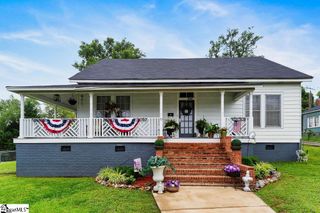 15 S Greenwood Avenue, Ware Shoals, SC 29629