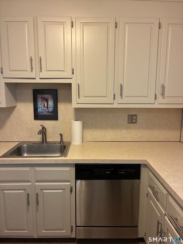 462 Glendale Avenue 11, Bridgeport, CT 06606