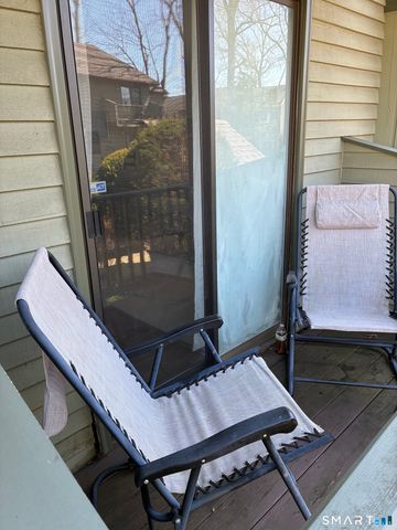 462 Glendale Avenue 11, Bridgeport, CT 06606