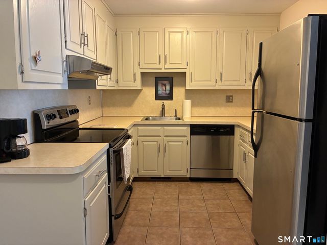 462 Glendale Avenue 11, Bridgeport, CT 06606