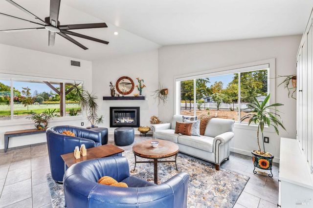 180 Adobe Canyon Rd, Kenwood, CA 95452