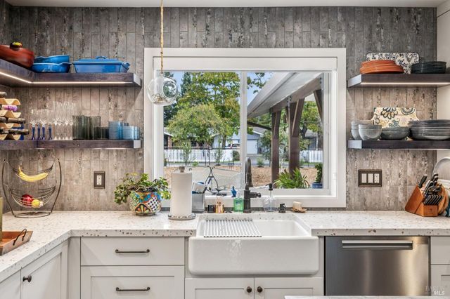 180 Adobe Canyon Rd, Kenwood, CA 95452