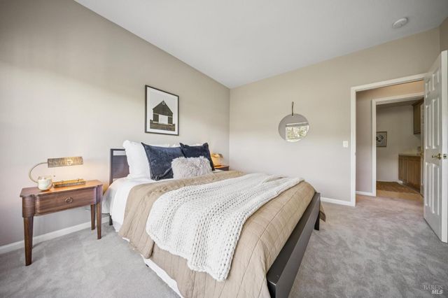 4 Meadow Ridge Dr, Corte Madera, CA 94925